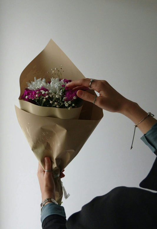 How to Make a Beautiful Mother's Day Bouquet with Grocery Store Flowers - Black Petals