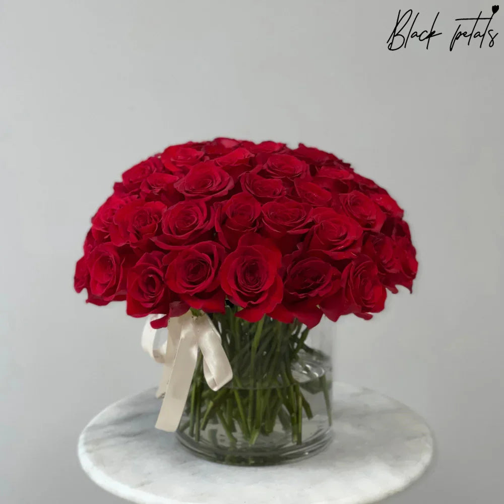 Clean And Classic Roses In A Vase - Black Petals