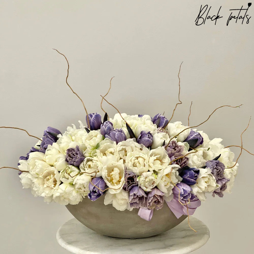 Magnifique - Black Petals