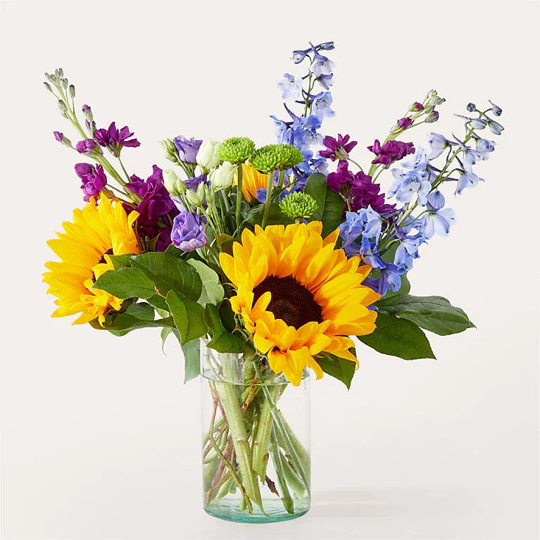 Catching Rays Bouquet - Black Petals