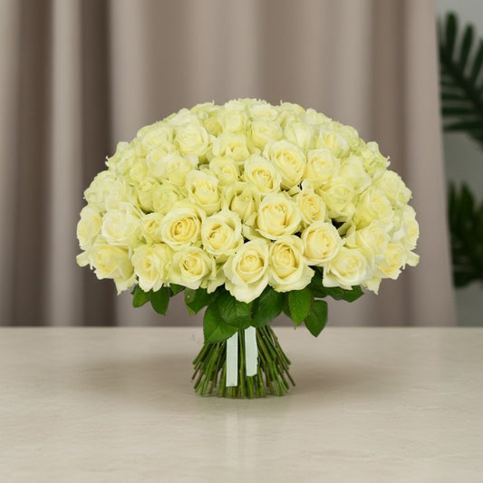 Beauty Queen - Black Petals