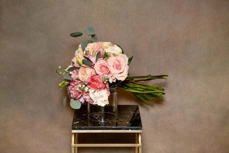 CHARMING BEAUTY - BOUQUET - Black Petals