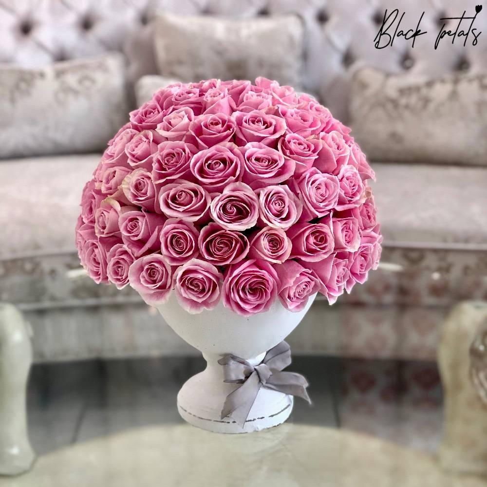 My Chic Roses In A Vase - Black Petals