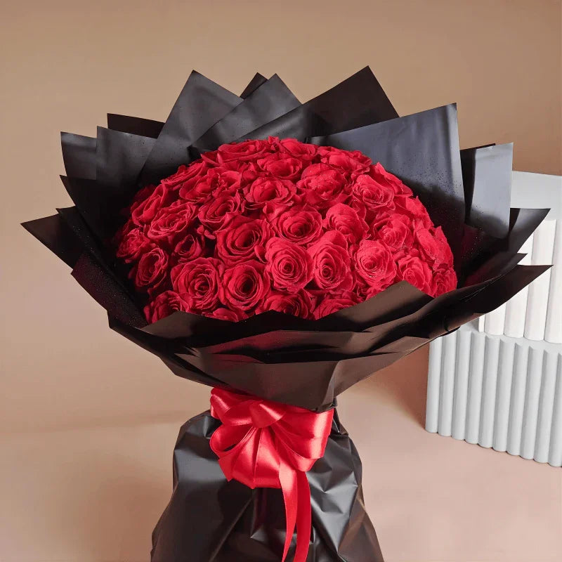 Red & White Rose Bouquet (50 Red & 50 White) - Black Petals